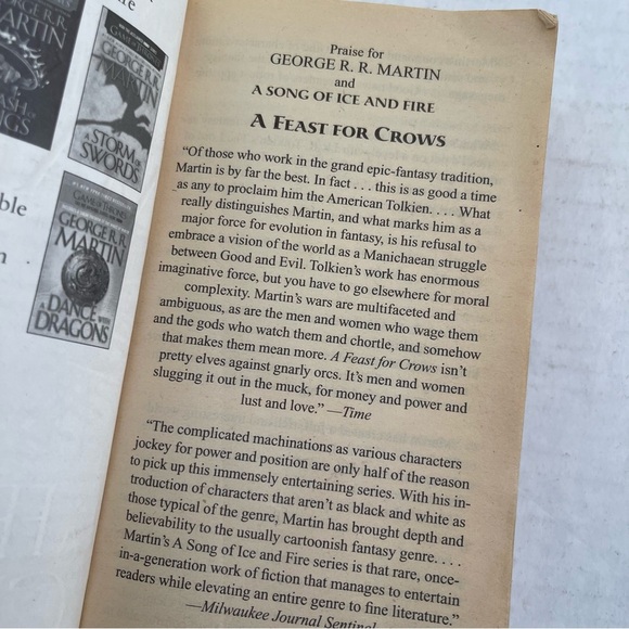 A Feast for Crows Games Of Thrones By George RR Martin Paperback Book - Picture 2 of 8